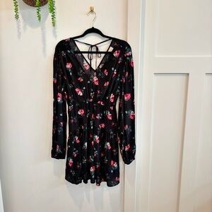 A New Day Women's Long Sleeve Floral V Neck Low Back Mini Dress NWOT Size Small